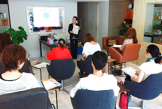 スキンケアレッスン「半顔体験会」の流れ